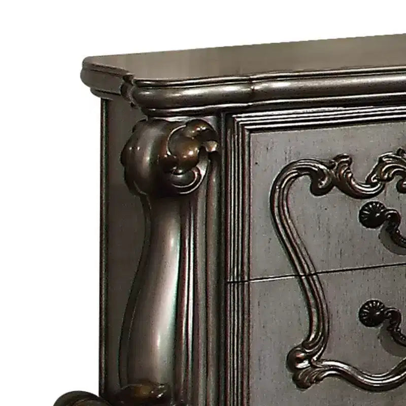 Table de chevet Royal Hampton à deux tiroirs avec pieds roulés surdimensionnés au fini platine antique