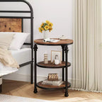 Table d'appoint ronde à trois niveaux, parfaite pour décorer les petits salons. Dotée de pieds en métal, elle convient aux chambres et aux salons.