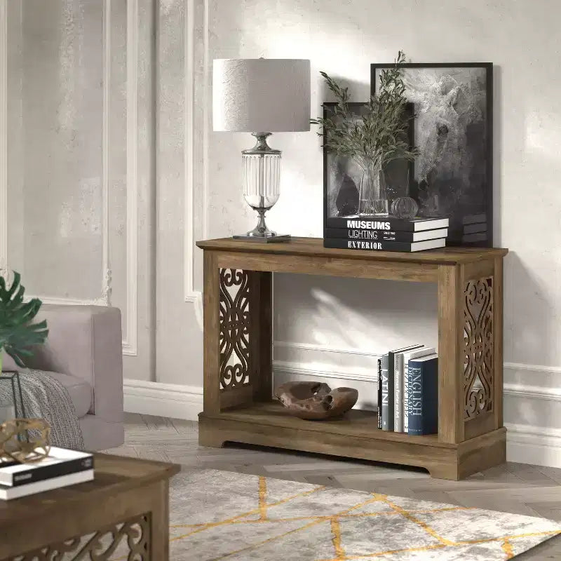 Console Galano avec panneaux latéraux découpés au laser en chêne noueux, 42,1 L x 14,8 P x 29,1 H