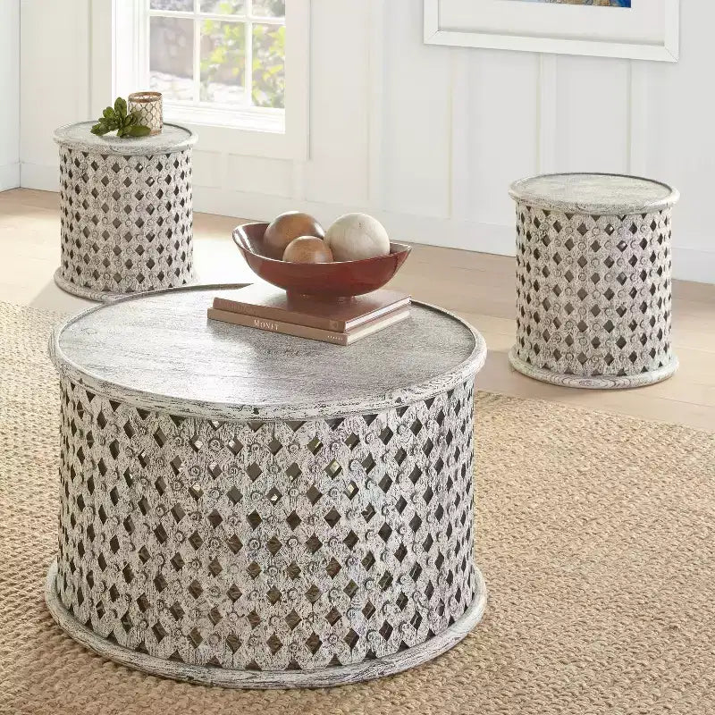 Table Basse Ronde Samir Alabaster - Steve Silver Co. : Blanc chiné, cadre en bois, plateau de type plateau, aucun assemblage requis